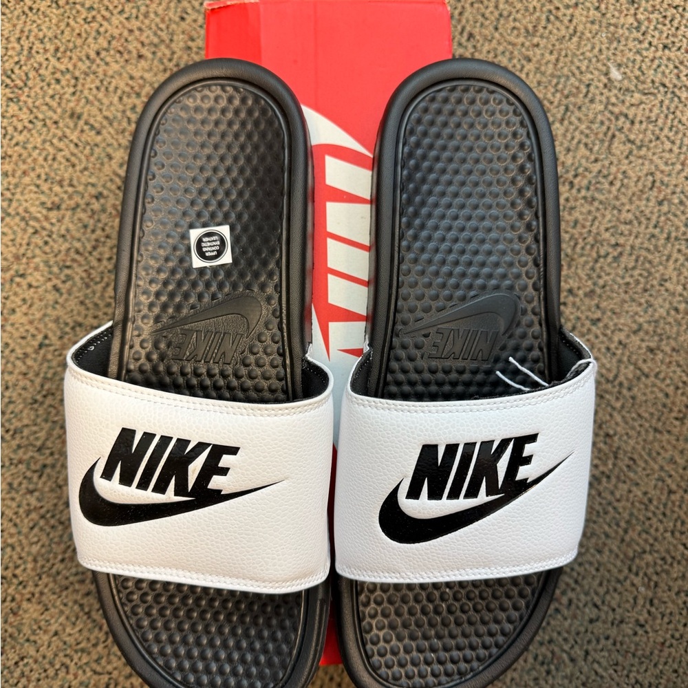 Nike Benassi JDI Slide - Black and White Slide Sandals - Picture 2 of 5